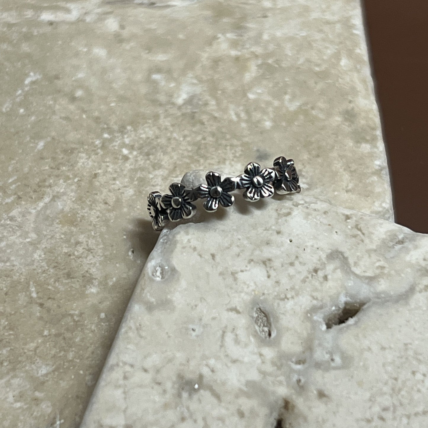 Flora Band Ring