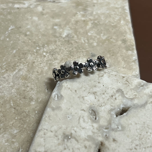 Flora Band Ring